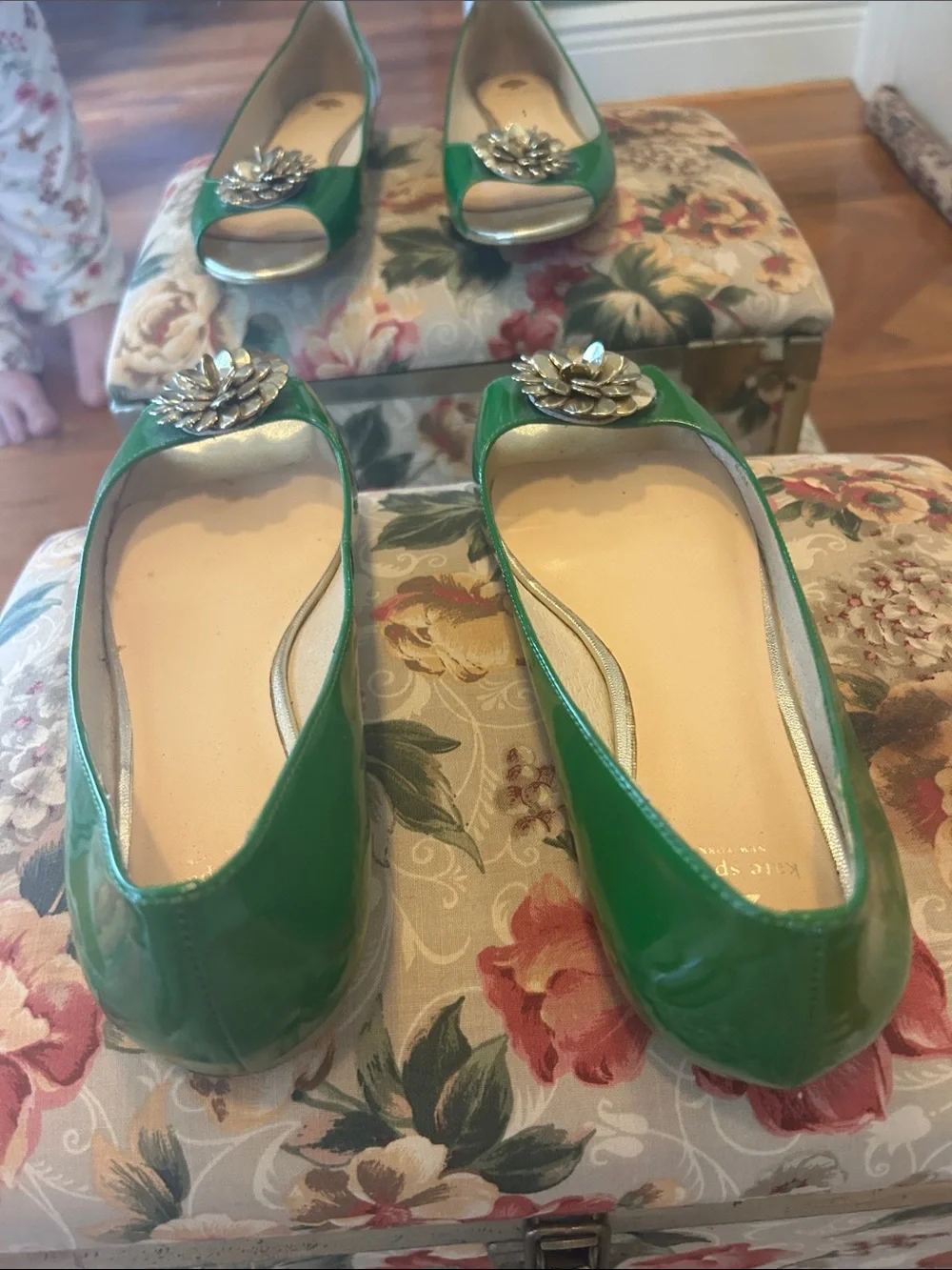 kate spade Green Patent Leather Peep-Toe Flats with Gold Floral Emblem